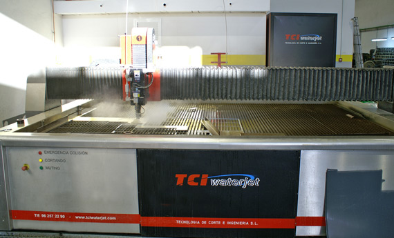 Maquina waterjet